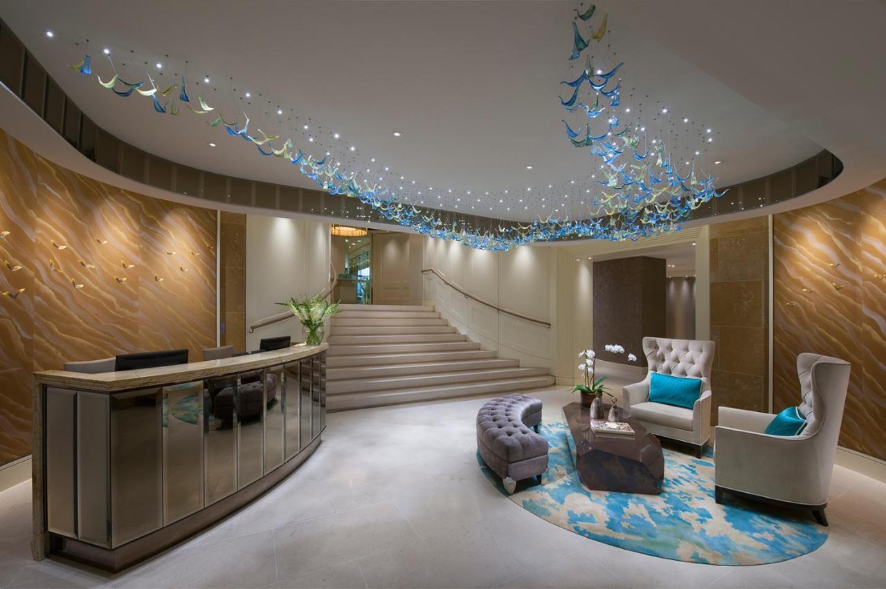 Crown Towers Melbourne Exterior foto The lobby of the hotel